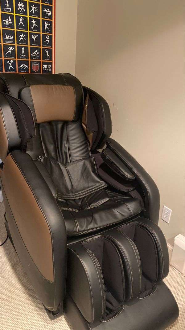 Brookstone massage chair for Sale in Seattle, WA