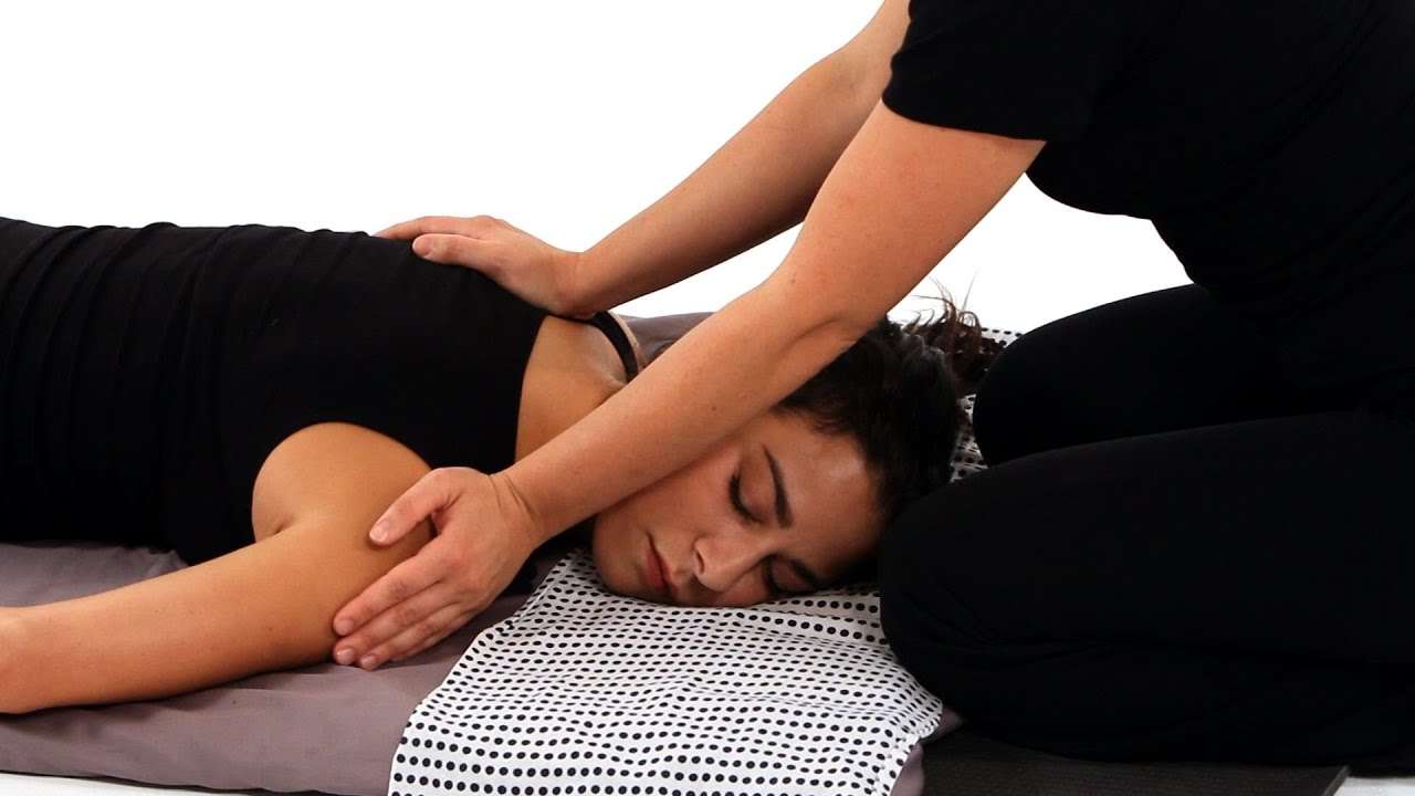 How To Give A Back Massage To Someone