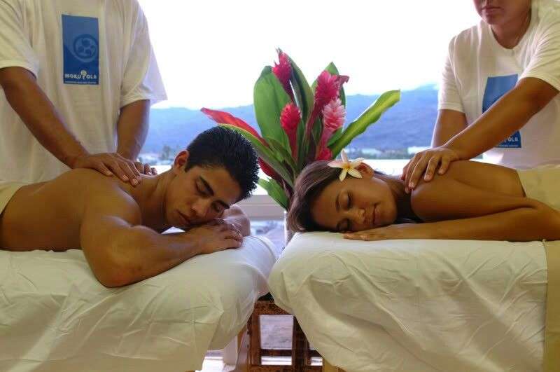 Tahiti couples massage